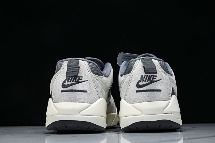HJ6777-003 JORDAN CMFT ERA COOL GREY/IRIS WHISPER/ANTHRACITE/JADE AURA