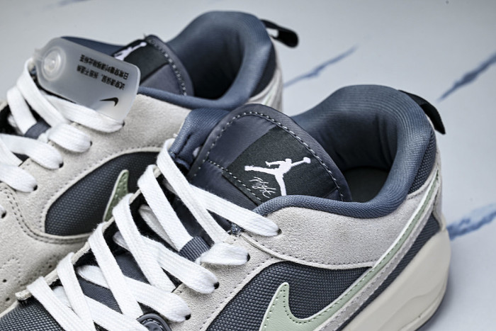HJ6777-003 JORDAN CMFT ERA COOL GREY/IRIS WHISPER/ANTHRACITE/JADE AURA