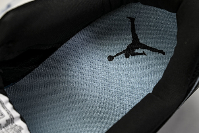 HJ6777-002 JORDAN CMFT ERA BLACK/SAIL/COOL GREY/MINERAL