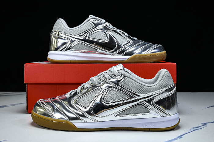 IB3566-001 GATO LV8 LOW-TOP CASUAL SHOES METALLIC SILVER/WHITE/GUM LIGHT BROWN/METALLIC SILVER