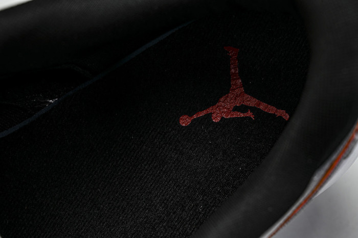 HJ6777- 006 JORDAN CMFT ERA BLACK/WOLF GREY/WHITE/INFRARED 23