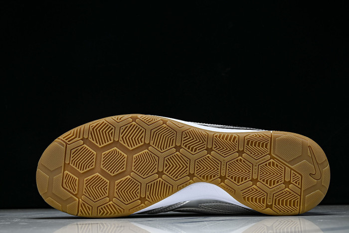 IB3566-001 GATO LV8 LOW-TOP CASUAL SHOES METALLIC SILVER/WHITE/GUM LIGHT BROWN/METALLIC SILVER
