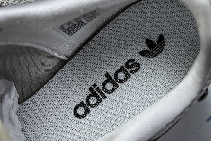 HP3521 ADIZERO PR CLOUD WHITE/SILVER METALLIC/CORE BLACK