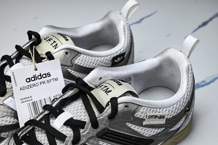 HP3521 ADIZERO PR CLOUD WHITE/SILVER METALLIC/CORE BLACK