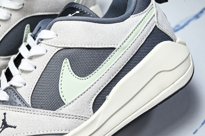 HJ6777-003 JORDAN CMFT ERA COOL GREY/IRIS WHISPER/ANTHRACITE/JADE AURA