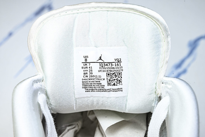 IQ3473-161 JORDAN CMFT ERA SE WHITE/TEAM CRIMSON-SAIL-DUSTY PEACH-SEA GLASS-CREAM II