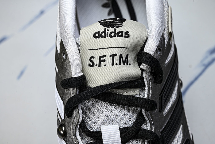 HP3521 ADIZERO PR CLOUD WHITE/SILVER METALLIC/CORE BLACK