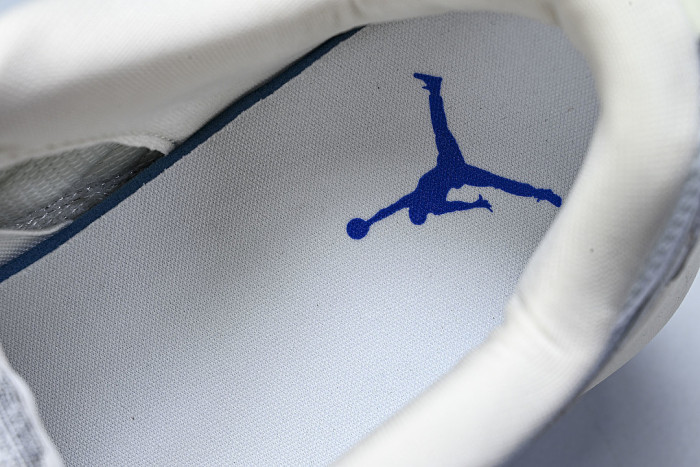 IW2023-011 JORDAN CMFT ERA WHITE/SILVER/BLUE