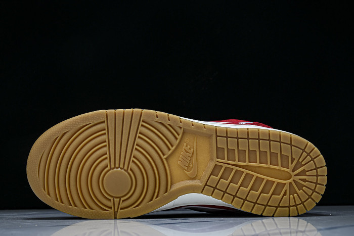 854166-600 BIG LUX LOW UNNIVERSITY RED/MIDNIGHT NAVY/GUM LIGHT BROWN/SAIL