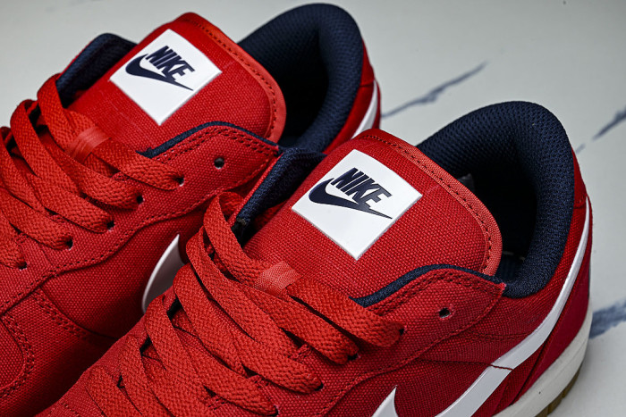 854166-600 BIG LUX LOW UNNIVERSITY RED/MIDNIGHT NAVY/GUM LIGHT BROWN/SAIL
