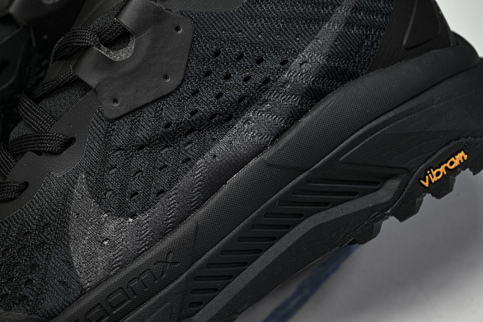 HV8113-002 ZOOMX ACG ZEGAMA BLACK/ANTHRACITE