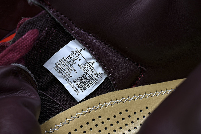 IO7744-600 JORDAN 3 RETRO PRM TEAM RED/METALLIC GOLD/BURGUNDY CRUSH/COCONUT MILK/SMOKEY MAUVE