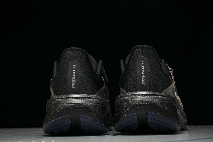 IR7192-001 AIR ZOOM PEGASUS 42 BLACK/PITCH BLUE/BLACKENED BLUE/BLUR