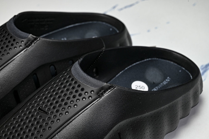 HQ4307-005 MIND 001 SLIDE BLACK/ANTHRACITE/COOL GREY