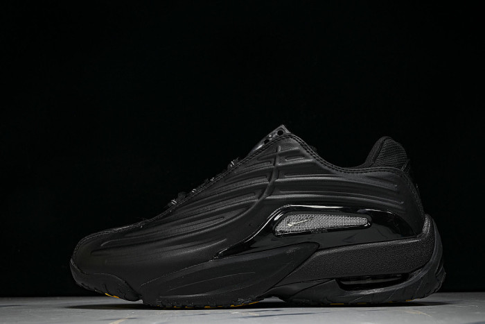 DZ7293-001 HOT STEP 2 BLACK/GUNMETAL/UNIVERSITY GOLD