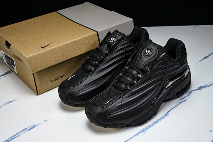 DZ7293-001 HOT STEP 2 BLACK/GUNMETAL/UNIVERSITY GOLD
