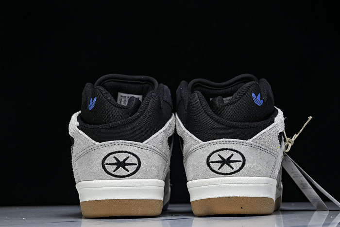 JS3886 BADBO 1.0 OFF WHITE/CORE BLACK/GUM