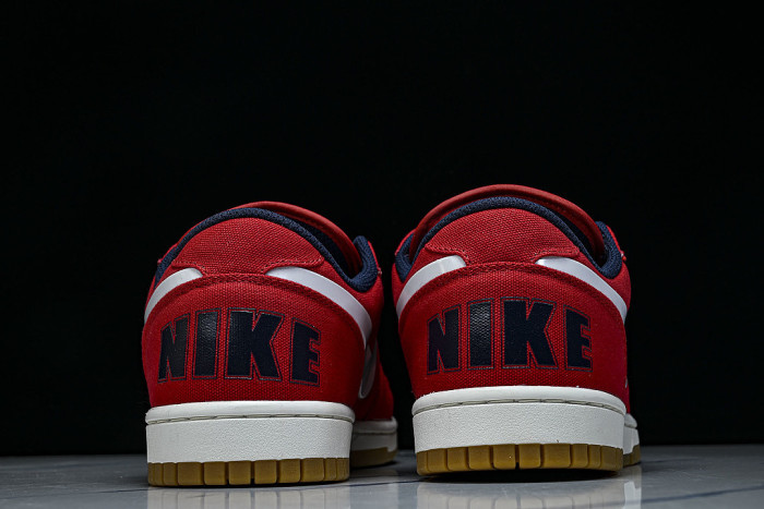 854166-600 BIG LUX LOW UNNIVERSITY RED/MIDNIGHT NAVY/GUM LIGHT BROWN/SAIL