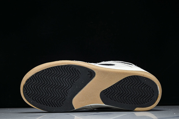 JS3886 BADBO 1.0 OFF WHITE/CORE BLACK/GUM