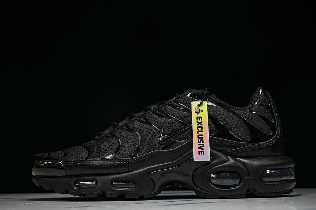 604133-050 AIR MAX PLUS BLACK/BLACK-BLACK