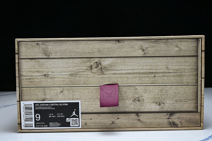 IO7744-600 JORDAN 3 RETRO PRM TEAM RED/METALLIC GOLD/BURGUNDY CRUSH/COCONUT MILK/SMOKEY MAUVE