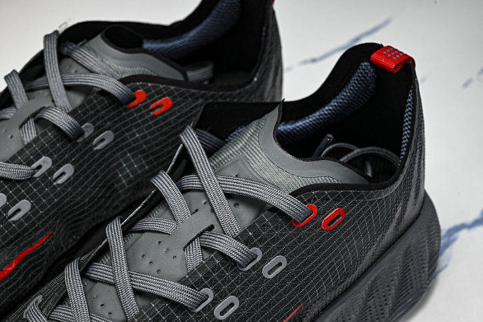 HM9697-002 AVA X BREATHABLE AND SUPPORTIVE RUNNING SHOES BLACK/GREY/RED
