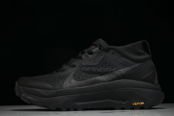HV8113-002 ZOOMX ACG ZEGAMA BLACK/ANTHRACITE