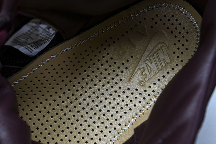 IO7744-600 JORDAN 3 RETRO PRM TEAM RED/METALLIC GOLD/BURGUNDY CRUSH/COCONUT MILK/SMOKEY MAUVE