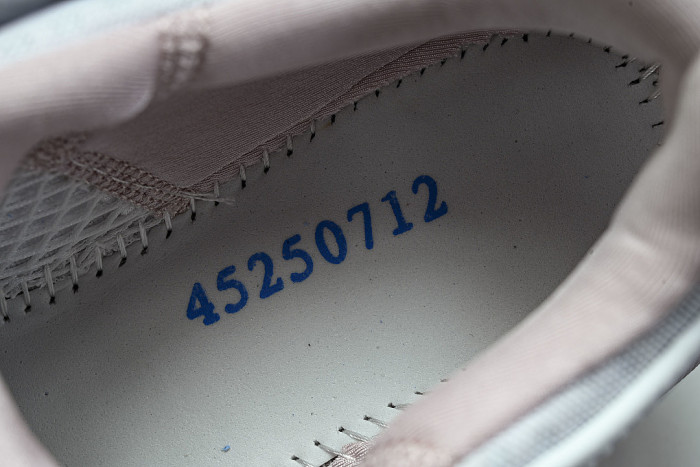 1042A221-104 COURT FF 3 CLAY WHITE/WATERSHED ROSE