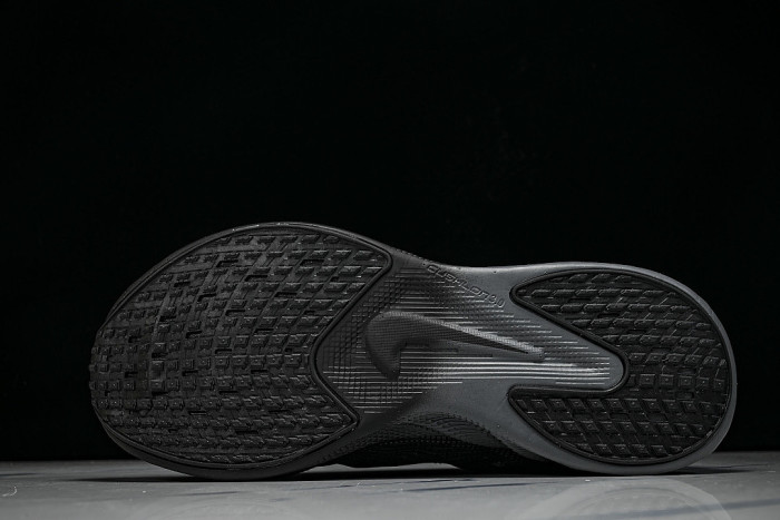 HM9697-002 AVA X BREATHABLE AND SUPPORTIVE RUNNING SHOES BLACK/GREY/RED