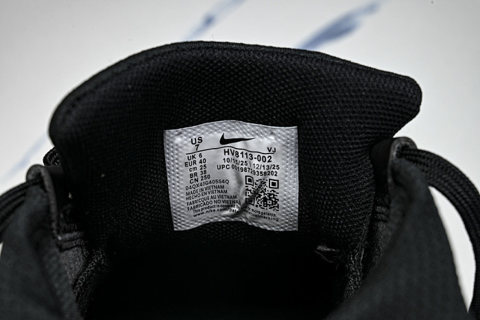 HV8113-002 ZOOMX ACG ZEGAMA BLACK/ANTHRACITE