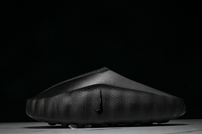 HQ4307-005 MIND 001 MEN'S AND WOMEN'S PRE COMPETITION TRAINING SLIPPERS BLACK/INKINESS