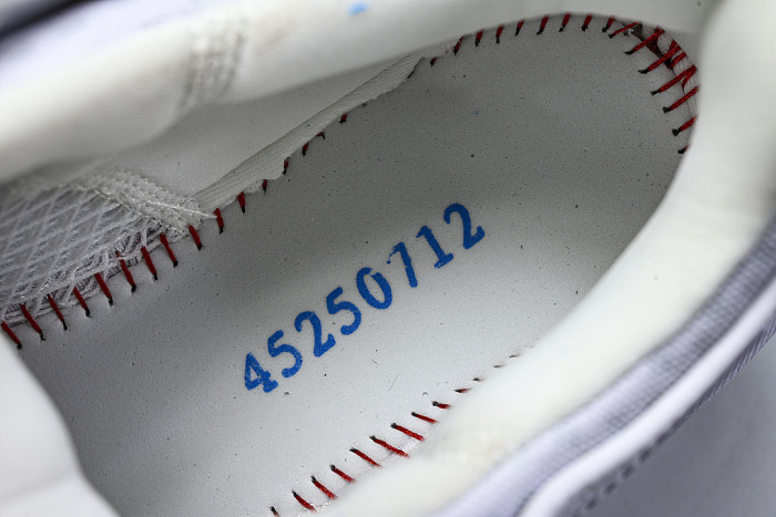1041A370-100 COURT FF 3 WHITE/BLACK/WHITE