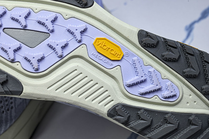 HV8115-003 ZOOMX ACG ZEGAMA GHOST/SEA GLASS/SMOKE GREY/CEMENT GREY