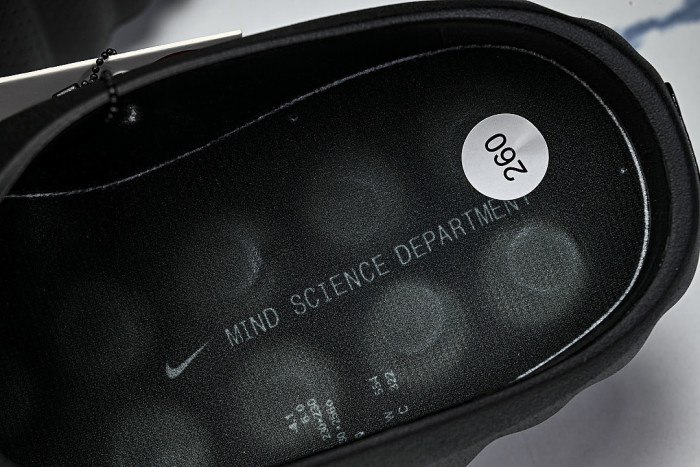HQ4307-005 MIND 001 MEN'S AND WOMEN'S PRE COMPETITION TRAINING SLIPPERS BLACK/INKINESS