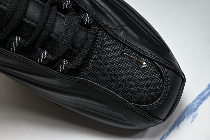 DZ7293-001 HOT STEP 2 BLACK/GUNMETAL/UNIVERSITY GOLD