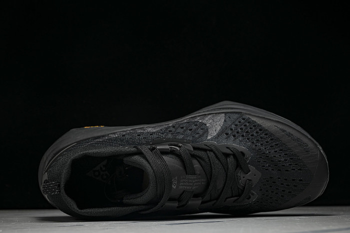 HV8113-002 ZOOMX ACG ZEGAMA BLACK/ANTHRACITE