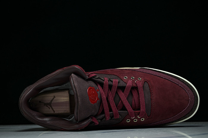 IO7744-600 JORDAN 3 RETRO PRM TEAM RED/METALLIC GOLD/BURGUNDY CRUSH/COCONUT MILK/SMOKEY MAUVE