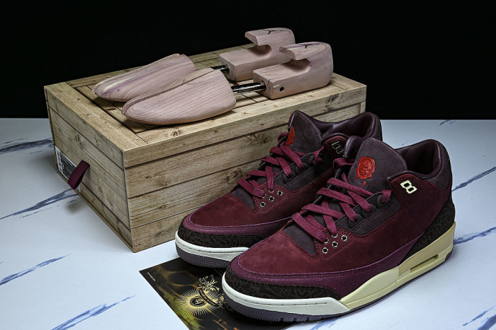IO7744-600 JORDAN 3 RETRO PRM TEAM RED/METALLIC GOLD/BURGUNDY CRUSH/COCONUT MILK/SMOKEY MAUVE