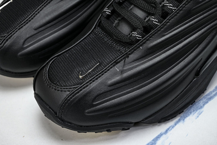 DZ7293-001 HOT STEP 2 BLACK/GUNMETAL/UNIVERSITY GOLD