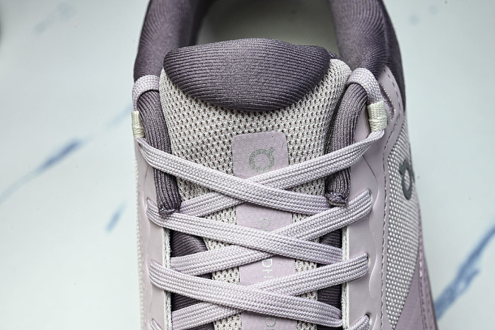 3WG10334039 ON RUNNING CLOUDHORIZON 2 FADE/HERON