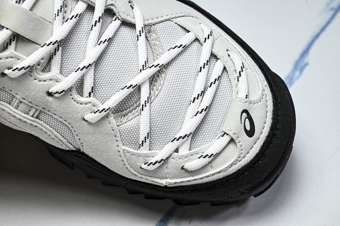 1203A746-021 GEL-TRUCK OUTDOOR SPORTS HIKING SHOES WHITE/BLACK