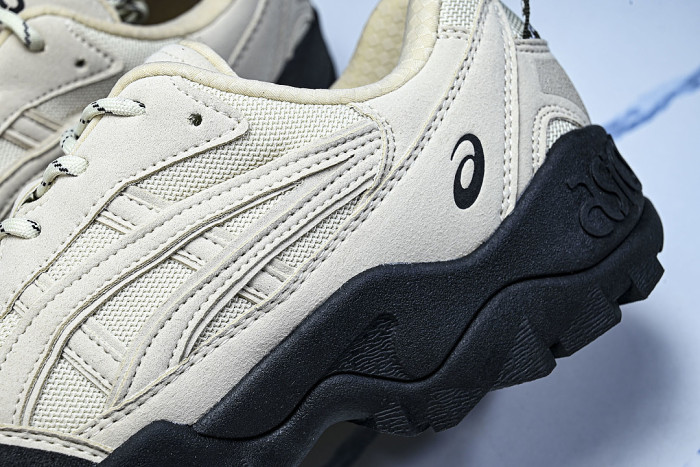 1203A983-020 GEL-TRUCK OUTDOOR SPORTS HIKING SHOES BEIGE/BLACK/BEIGE