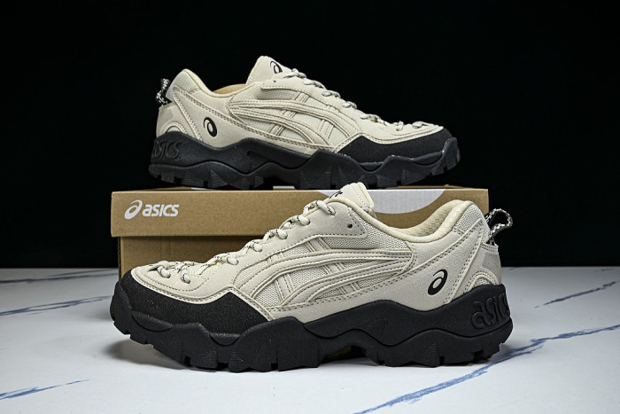 1203A983-020 GEL-TRUCK OUTDOOR SPORTS HIKING SHOES BEIGE/BLACK/BEIGE