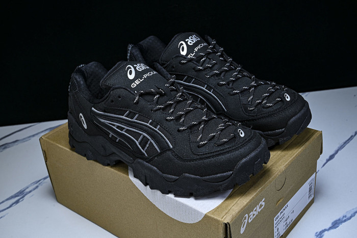 1203A746-001 GEL-TRUCK OUTDOOR SPORTS HIKING SHOES BLACK/BLACK/BLACK