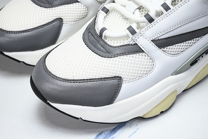 2026 THE NEW MEN'S SHOES ARE FASHIONABLE AND TRENDY LACE UP SPORTS SHOES WHITE/OFF WHITE