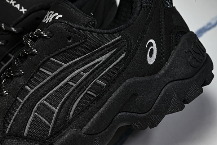 1203A746-001 GEL-TRUCK OUTDOOR SPORTS HIKING SHOES BLACK/BLACK/BLACK