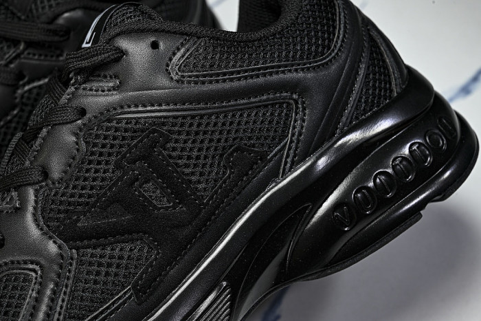 MESH-WOVEN SPORTY CASUAL RUNNING SHOES BLACK/BLACK/BLACK
