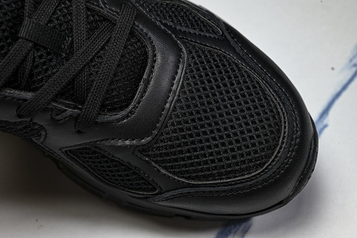 MESH-WOVEN SPORTY CASUAL RUNNING SHOES BLACK/BLACK/BLACK
