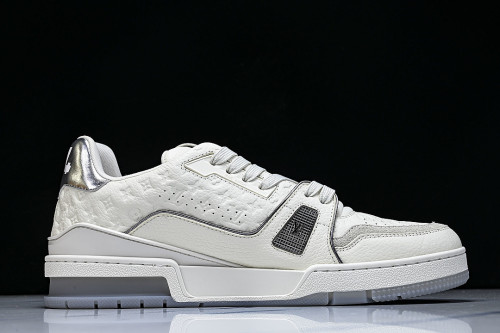 THE NEW CALFSKIN SPORTS SHOES EXUDE A SENSE OF FASHION AND SOPHISTICATION WHITE/PURE WHITE